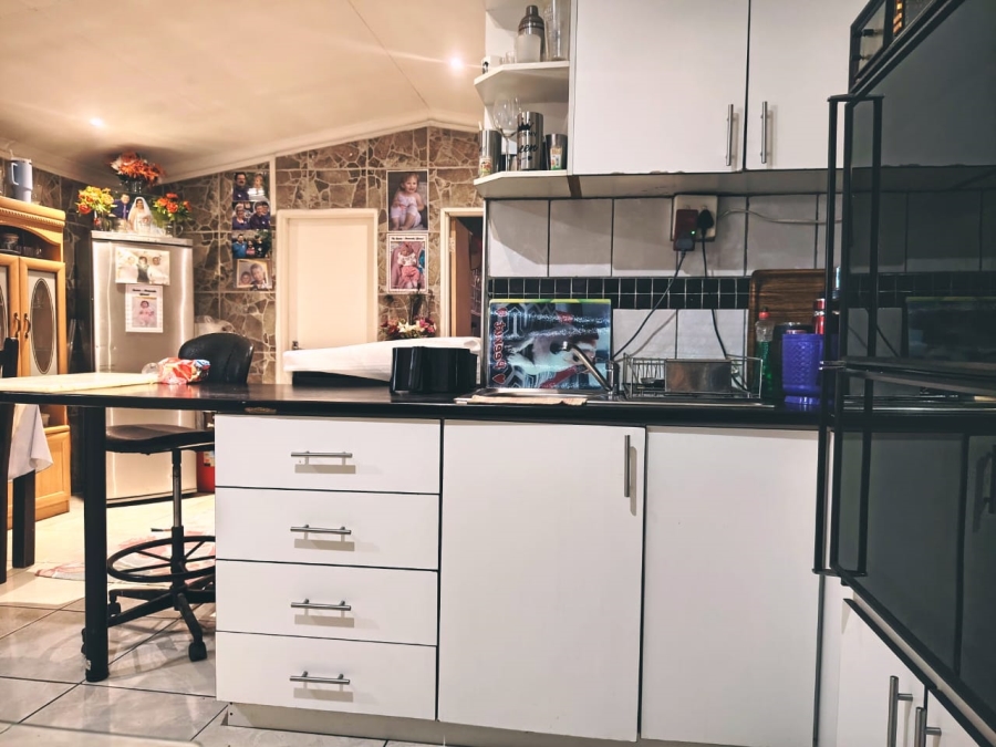 3 Bedroom Property for Sale in Sercor Park Western Cape